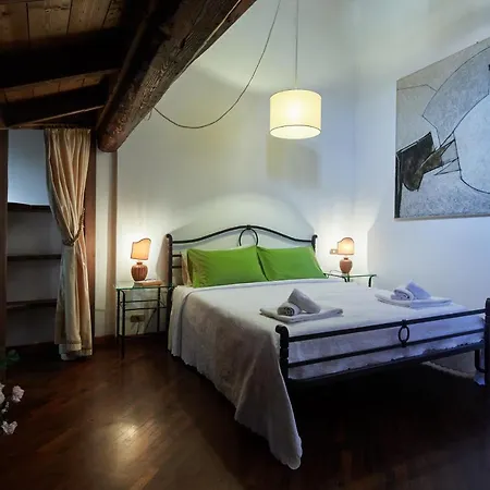 Attic City Center With Two Separate Daire Bolonya
