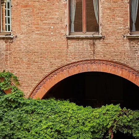 Attic City Center With Two Separate Apartment Bologna